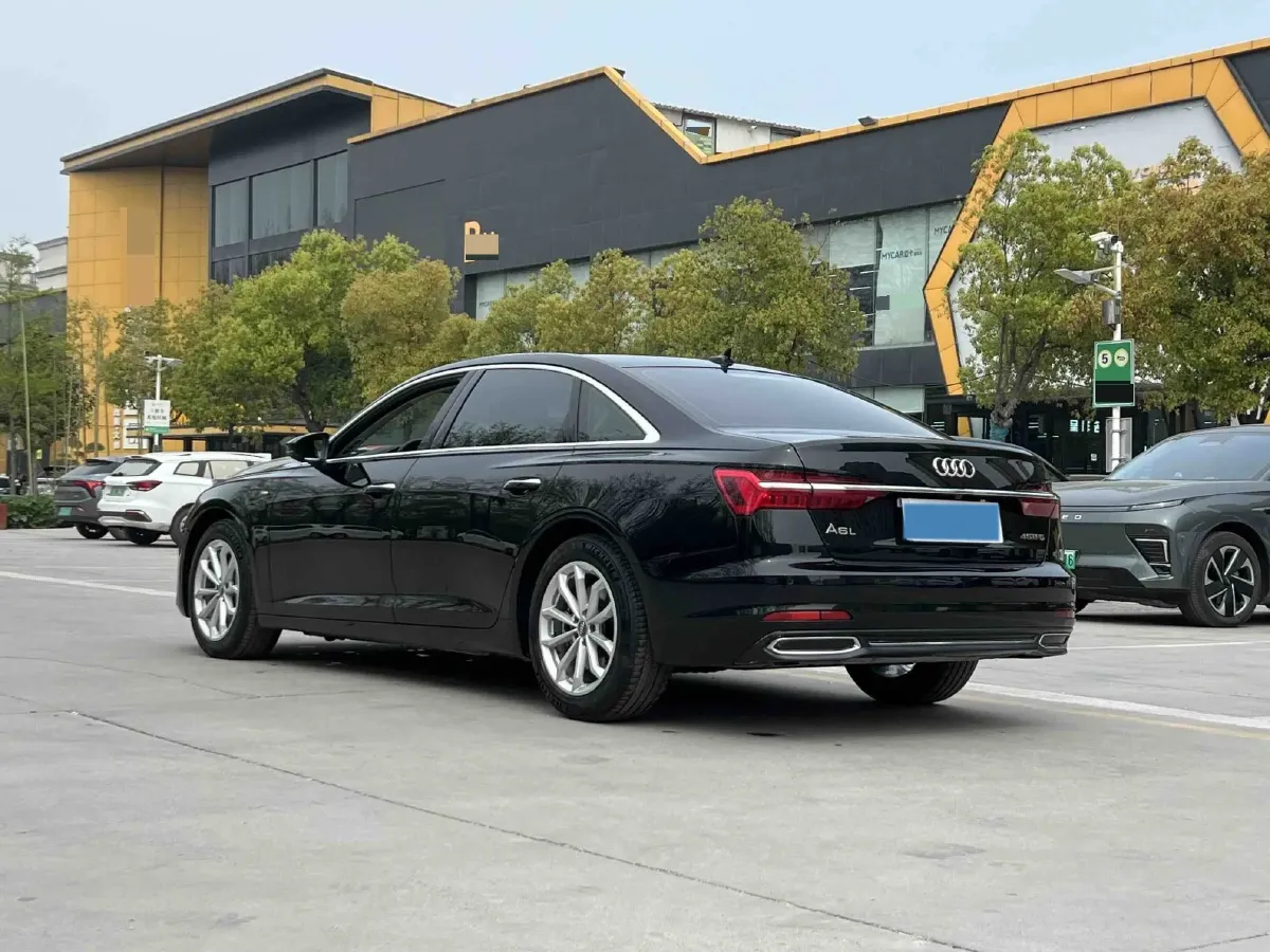 2021 Audi A6L 2.0T 190HP L4 7DCT,autocango,china used car exporter,china ev exporter,chinese used car exporter,chinese used ev exporter