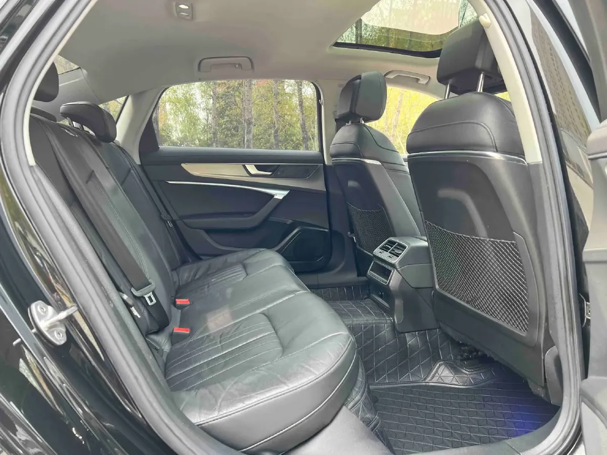 2021 Audi A6L 2.0T 190HP L4 7DCT,autocango,china used car exporter,china ev exporter,chinese used car exporter,chinese used ev exporter