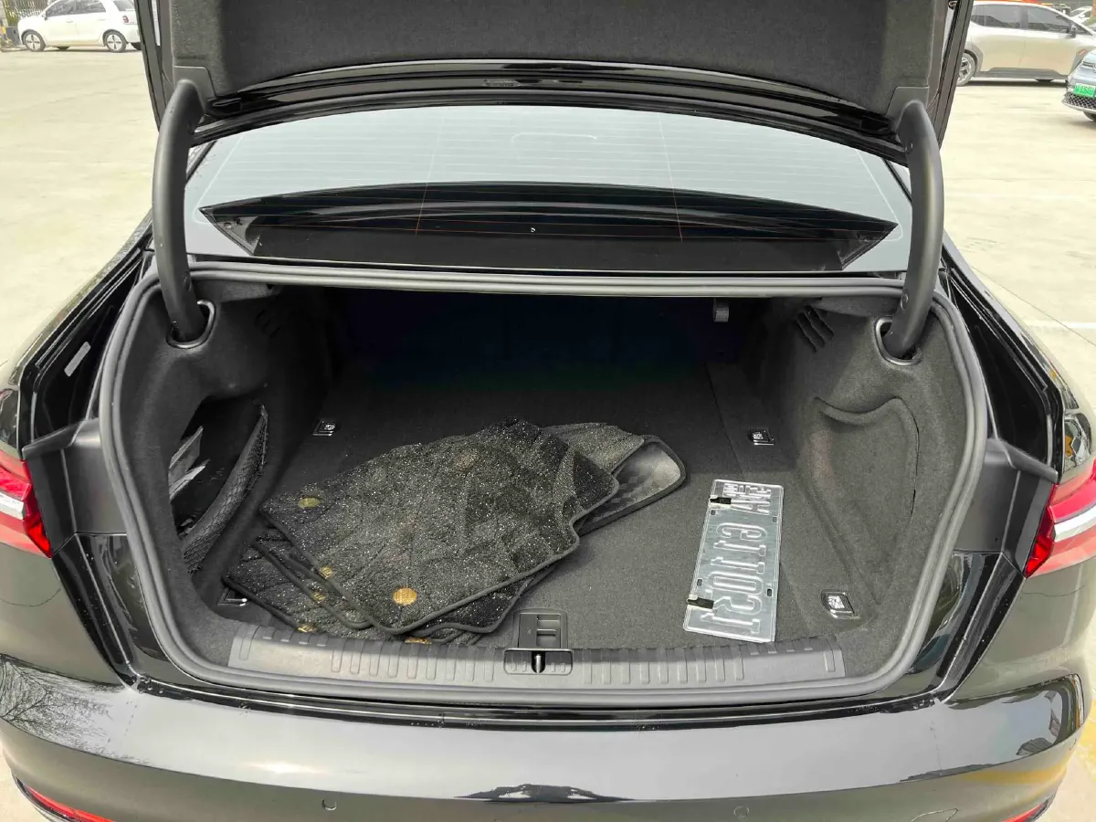 2021 Audi A6L 2.0T 190HP L4 7DCT,autocango,china used car exporter,china ev exporter,chinese used car exporter,chinese used ev exporter