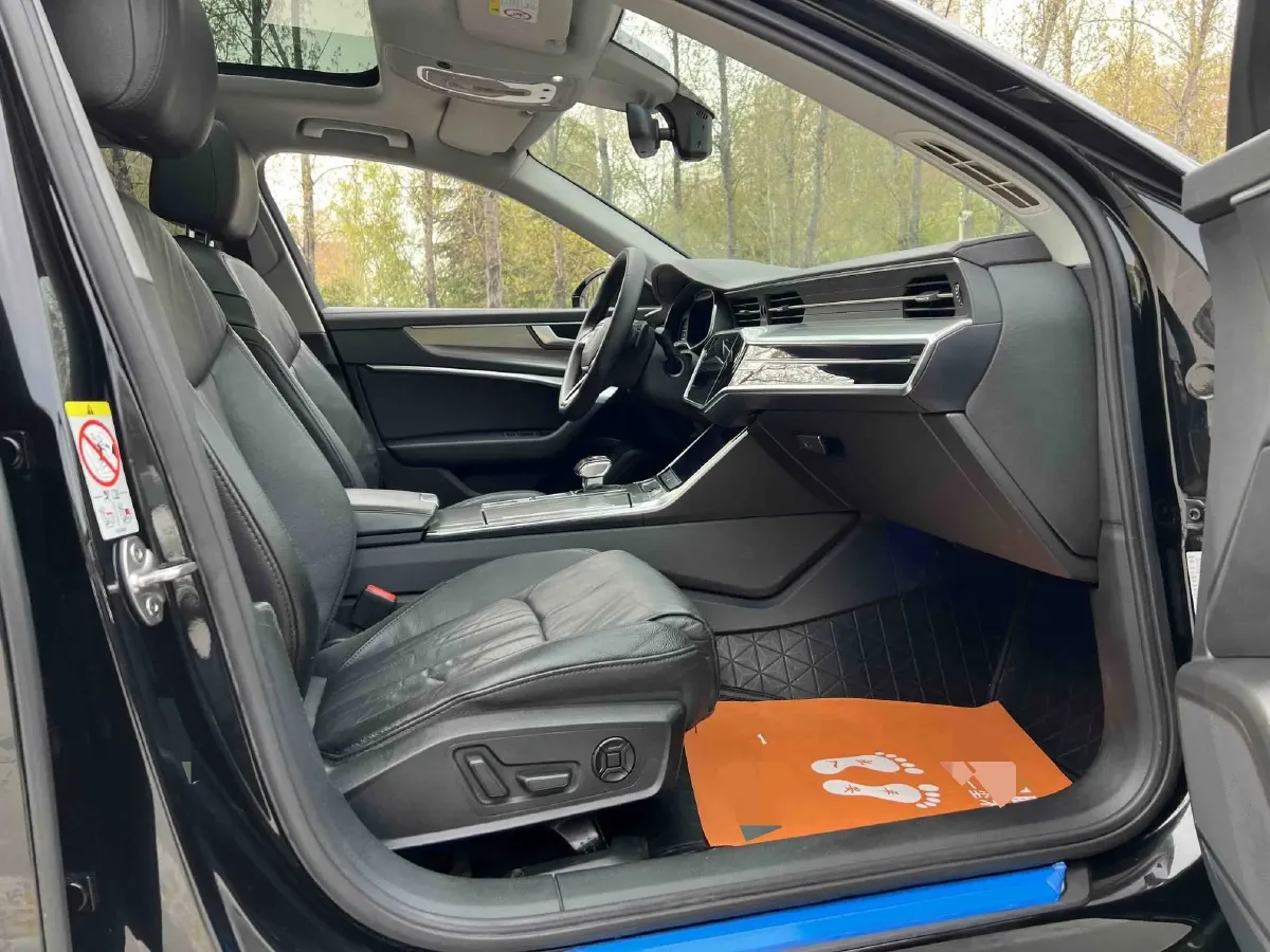 2021 Audi A6L 2.0T 190HP L4 7DCT,autocango,china used car exporter,china ev exporter,chinese used car exporter,chinese used ev exporter