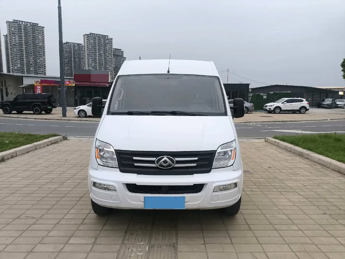 2021 MAXUS XinTu V80 2.0T 127HP L4 6MT,autocango,china used car exporter,china ev exporter,chinese used car exporter,chinese used ev exporter