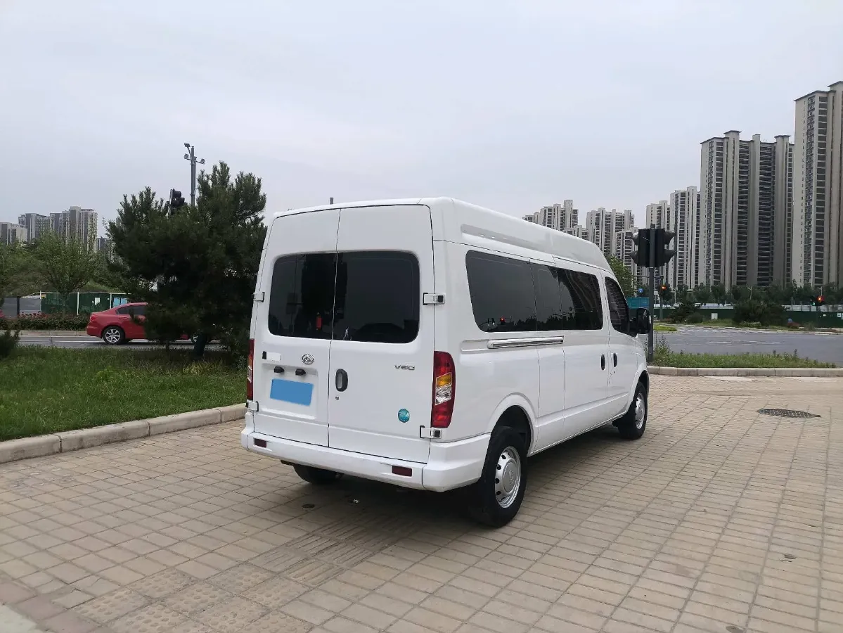 2021 MAXUS XinTu V80 2.0T 127HP L4 6MT,autocango,china used car exporter,china ev exporter,chinese used car exporter,chinese used ev exporter