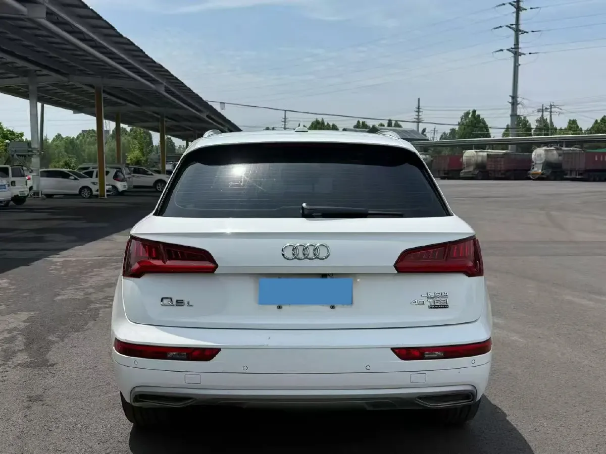 2020 Audi Q5L 2.0T 190HP L4 7DCT,autocango,china used car exporter,china ev exporter,chinese used car exporter,chinese used ev exporter