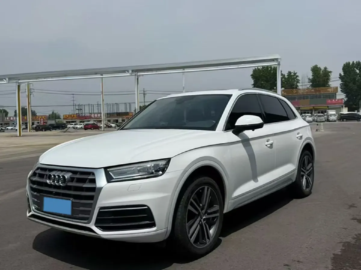 2020 Audi Q5L 2.0T 190HP L4 7DCT,autocango,china used car exporter,china ev exporter,chinese used car exporter,chinese used ev exporter