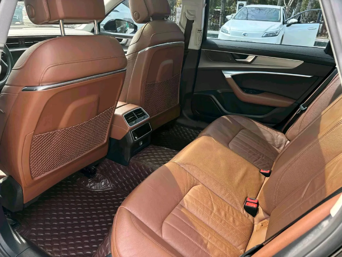 2020 Audi A6L 2.0T 224HP L4 7DCT,autocango,china used car exporter,china ev exporter,chinese used car exporter,chinese used ev exporter