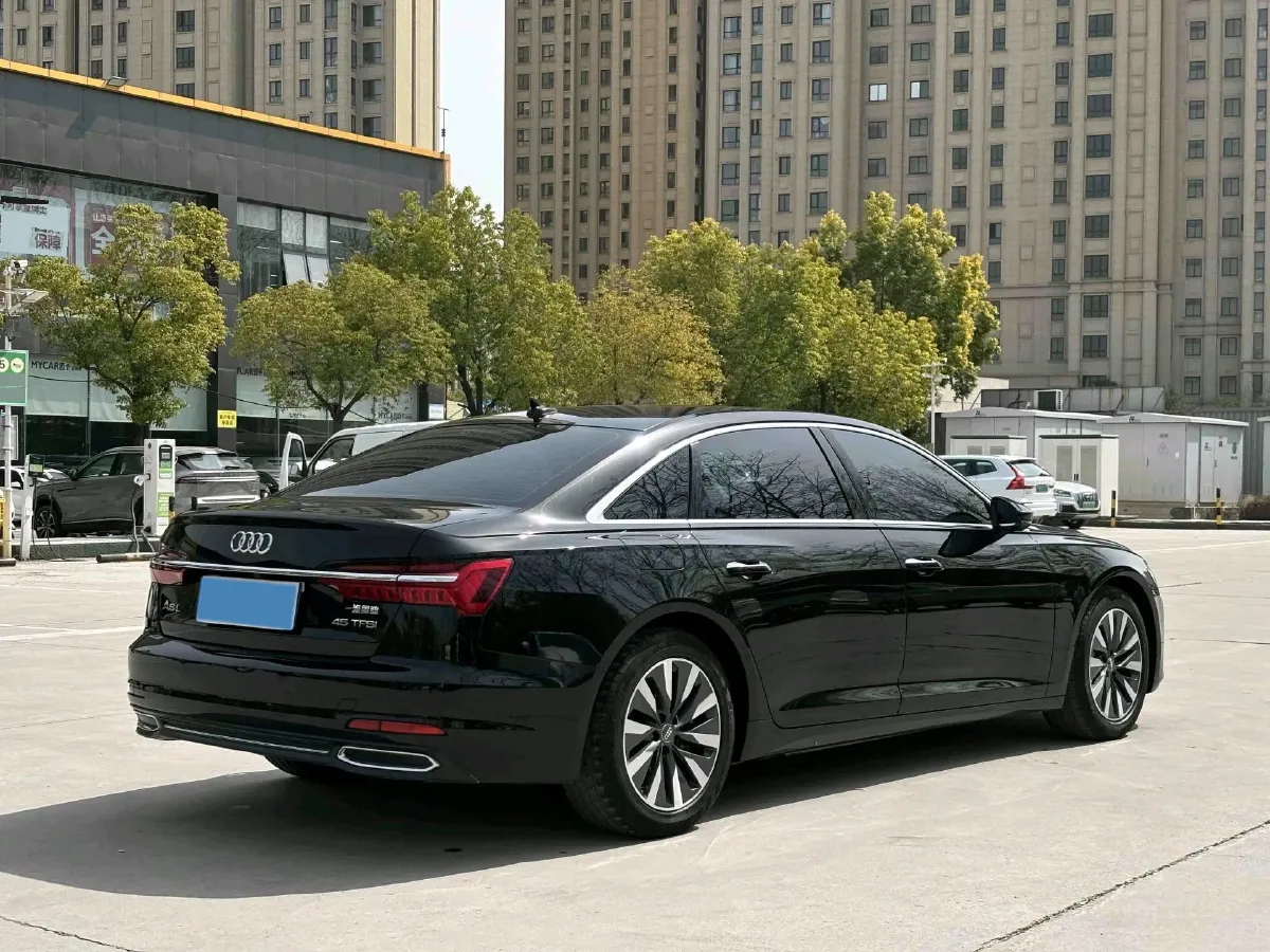 2020 Audi A6L 2.0T 224HP L4 7DCT,autocango,china used car exporter,china ev exporter,chinese used car exporter,chinese used ev exporter