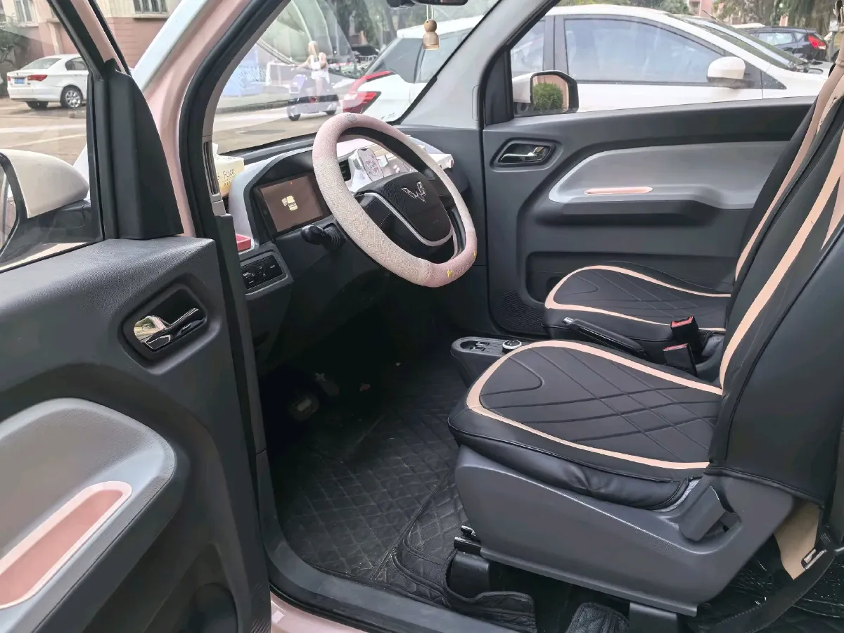 2021 WuLing HongGuang MINI EV BEV 13.8KWH,autocango,china used car exporter,china ev exporter,chinese used car exporter,chinese used ev exporter