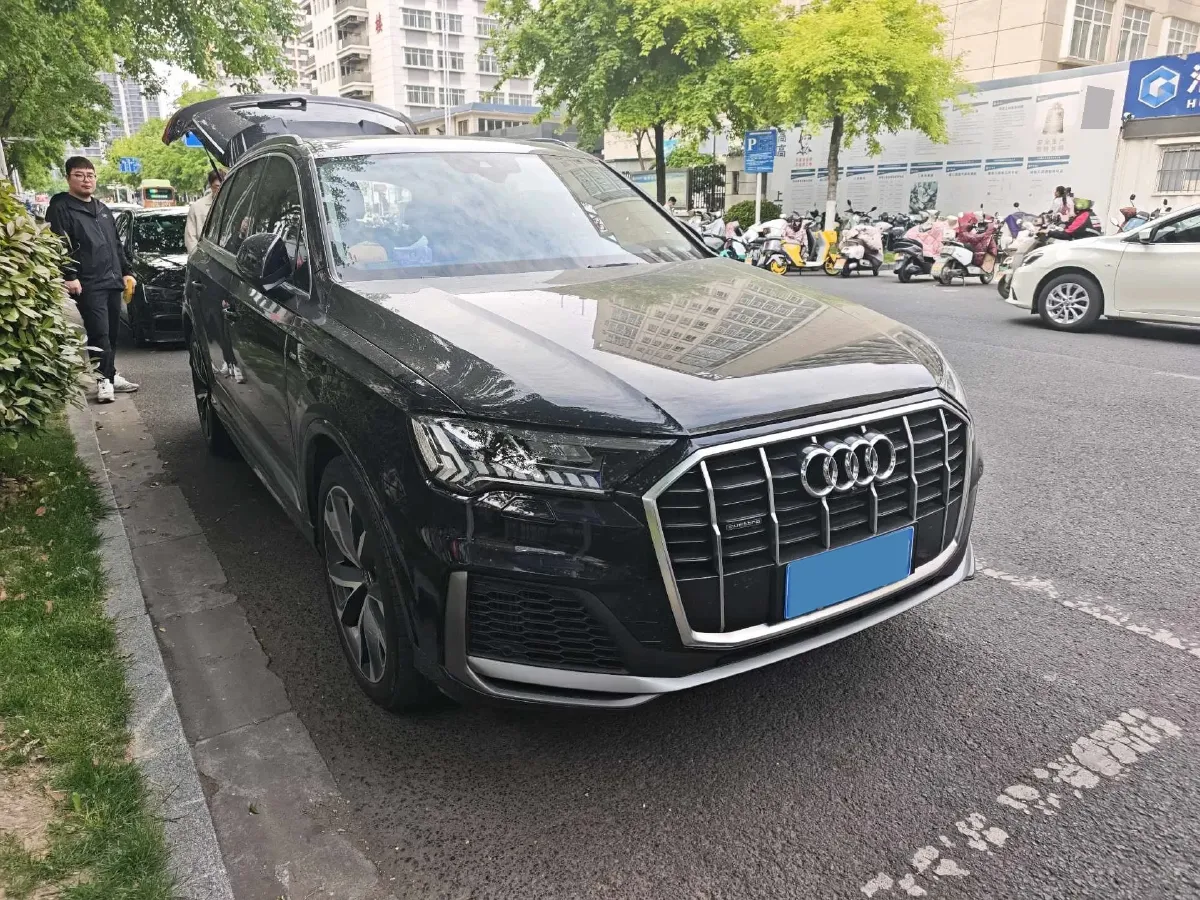 2021 Audi Q7 3.0T 340HP V6 8AT,autocango,china used car exporter,china ev exporter,chinese used car exporter,chinese used ev exporter