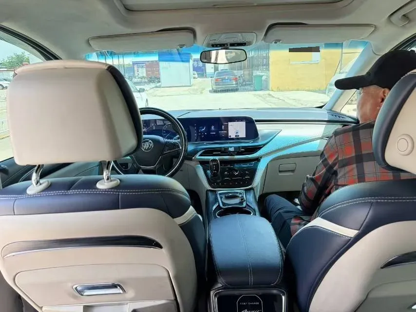 2021 Buick GL8 2.0T 237HP L4 9AT,autocango,china used car exporter,china ev exporter,chinese used car exporter,chinese used ev exporter