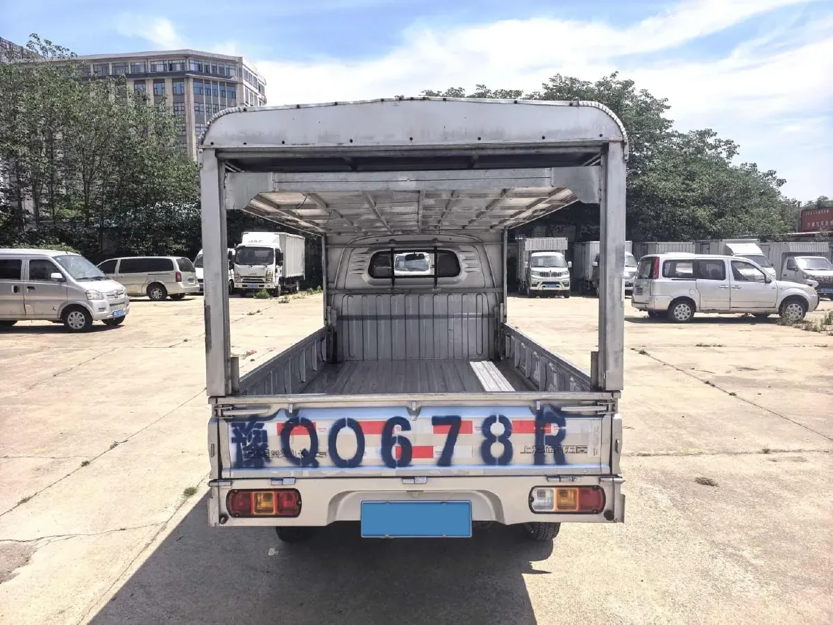 2022 WuLing RongGuang Mini Truck 1.5L 99HP L4 5MT,autocango,china used car exporter,china ev exporter,chinese used car exporter,chinese used ev exporter