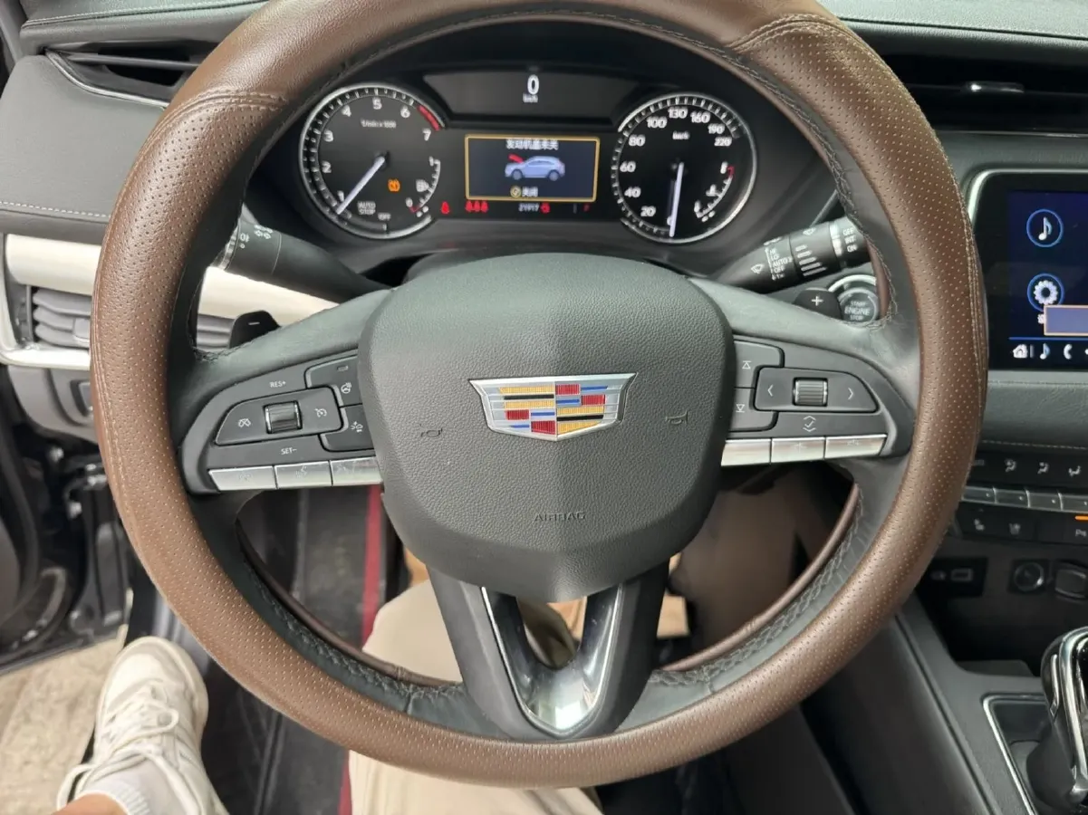 2022 Cadillac XT4 2.0T 237HP L4 9AT,autocango,china used car exporter,china ev exporter,chinese used car exporter,chinese used ev exporter