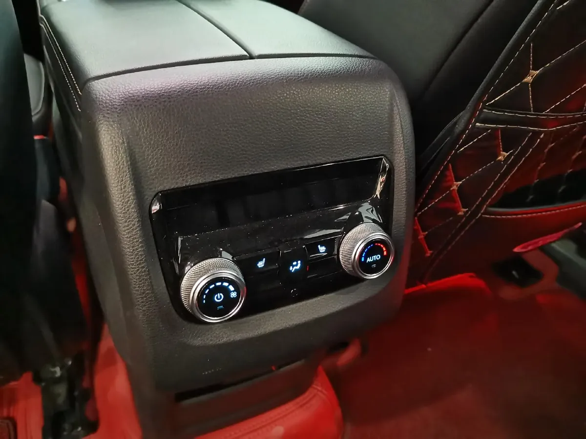 2021 Ford Equator 2.0T 224HP L4 6DCT,autocango,china used car exporter,china ev exporter,chinese used car exporter,chinese used ev exporter