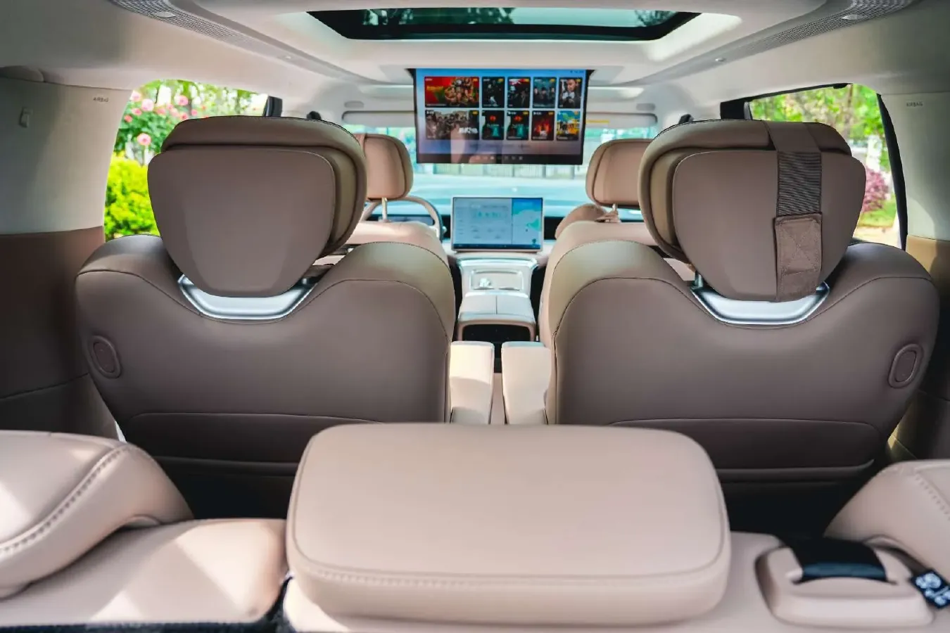 2024 Xpeng X9 BEV 84.5KWH,autocango,china used car exporter,china ev exporter,chinese used car exporter,chinese used ev exporter