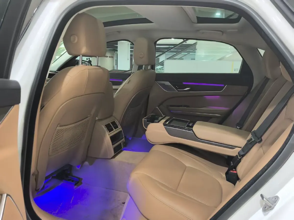 2024 Jaguar XFL 2.0T 250HP L4 8AT,autocango,china used car exporter,china ev exporter,chinese used car exporter,chinese used ev exporter