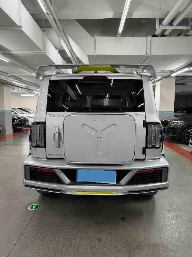 2021 Cyberspace 300 2.0T 227HP L4 8AT,autocango,china used car exporter,china ev exporter,chinese used car exporter,chinese used ev exporter