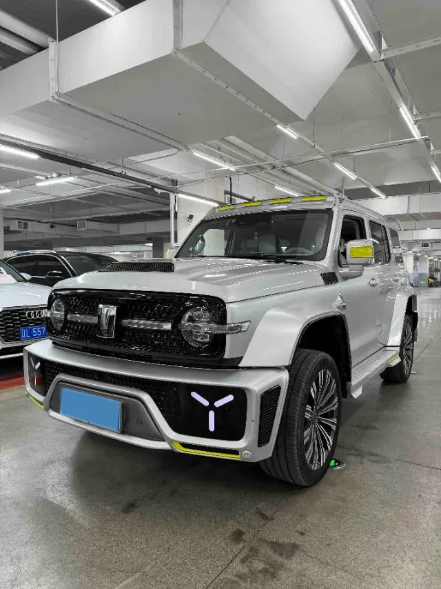 2021 Cyberspace 300 2.0T 227HP L4 8AT,autocango,china used car exporter,china ev exporter,chinese used car exporter,chinese used ev exporter