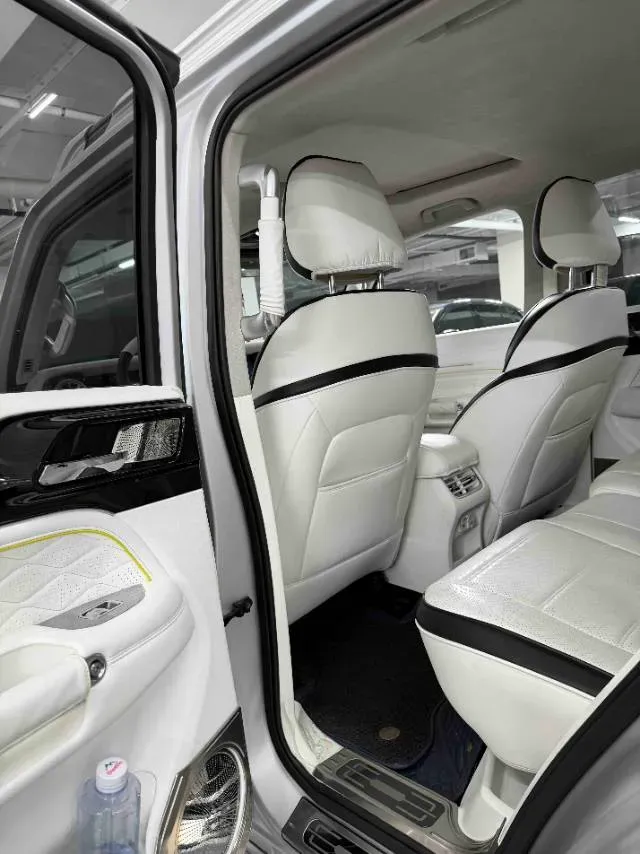 2021 Cyberspace 300 2.0T 227HP L4 8AT,autocango,china used car exporter,china ev exporter,chinese used car exporter,chinese used ev exporter