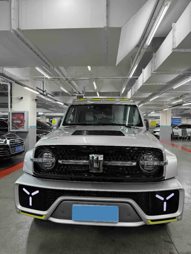 2021 Cyberspace 300 2.0T 227HP L4 8AT,autocango,china used car exporter,china ev exporter,chinese used car exporter,chinese used ev exporter