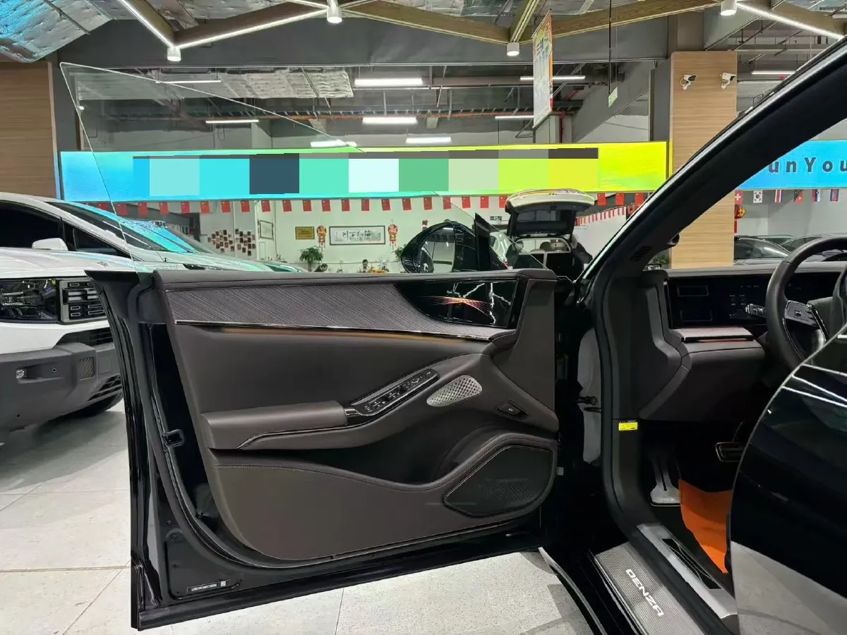 2024 Denza DenzaZ9 2.0T 207HP L4 E-CVT PHEV 38.5KWH,autocango,china used car exporter,china ev exporter,chinese used car exporter,chinese used ev exporter