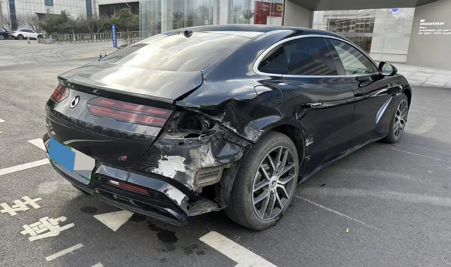 2024 Denza DenzaZ9 2.0T 207HP L4 E-CVT PHEV 38.5KWH,autocango,china used car exporter,china ev exporter,chinese used car exporter,chinese used ev exporter