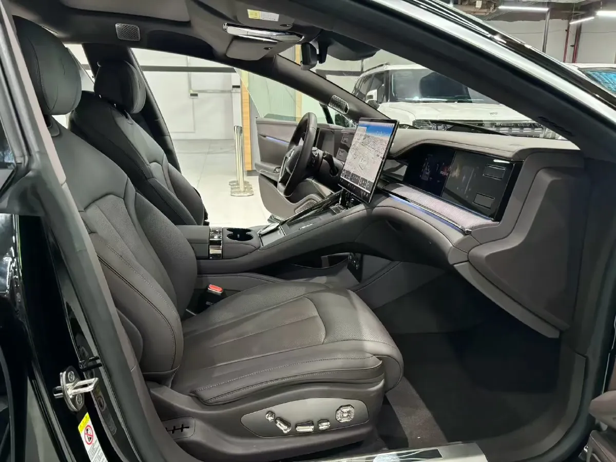 2024 Denza DenzaZ9 2.0T 207HP L4 E-CVT PHEV 38.5KWH,autocango,china used car exporter,china ev exporter,chinese used car exporter,chinese used ev exporter