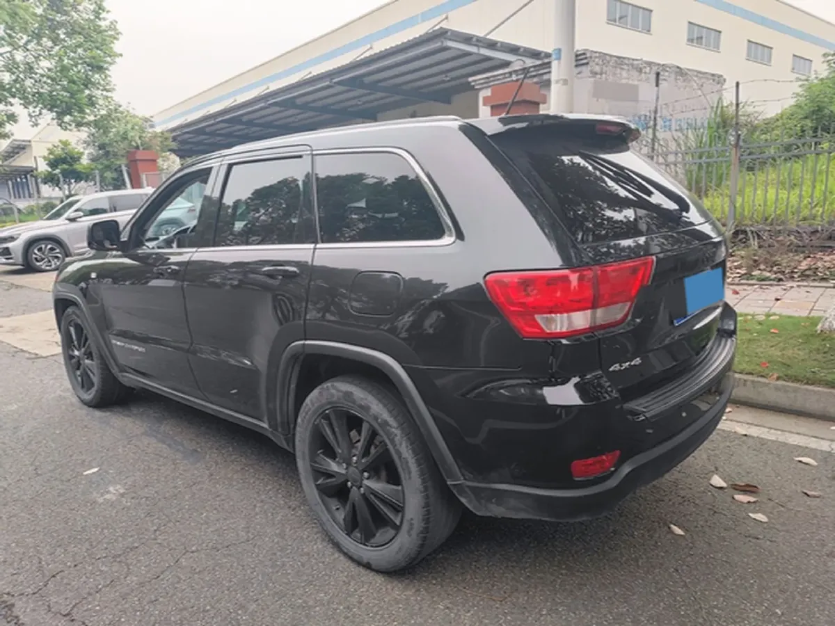 2012 Jeep Grand Cherokee 3.6L 286HP V6 5AT,autocango,china used car exporter,china ev exporter,chinese used car exporter,chinese used ev exporter