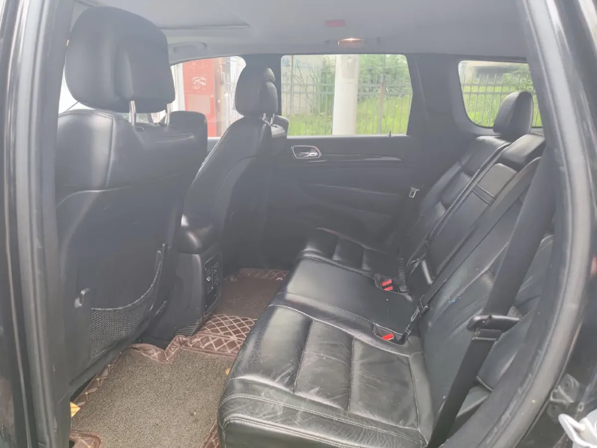 2012 Jeep Grand Cherokee 3.6L 286HP V6 5AT,autocango,china used car exporter,china ev exporter,chinese used car exporter,chinese used ev exporter