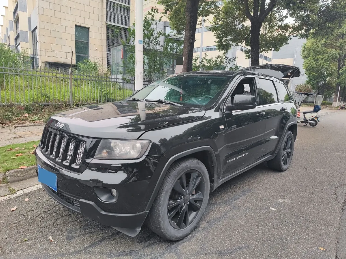 2012 Jeep Grand Cherokee 3.6L 286HP V6 5AT,autocango,china used car exporter,china ev exporter,chinese used car exporter,chinese used ev exporter