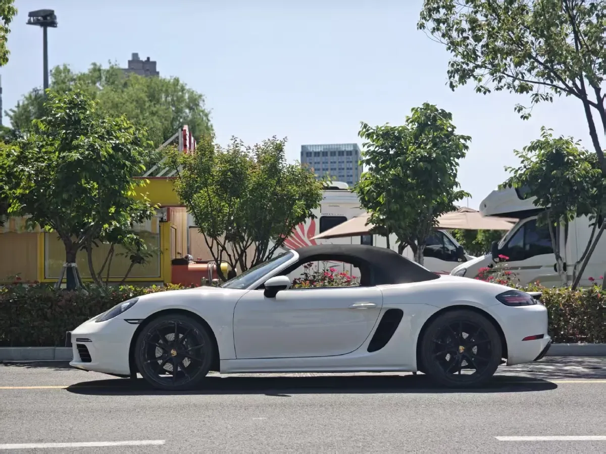 2022 Porsche 718 2.0T 250HP H4 7DCT,autocango,china used car exporter,china ev exporter,chinese used car exporter,chinese used ev exporter