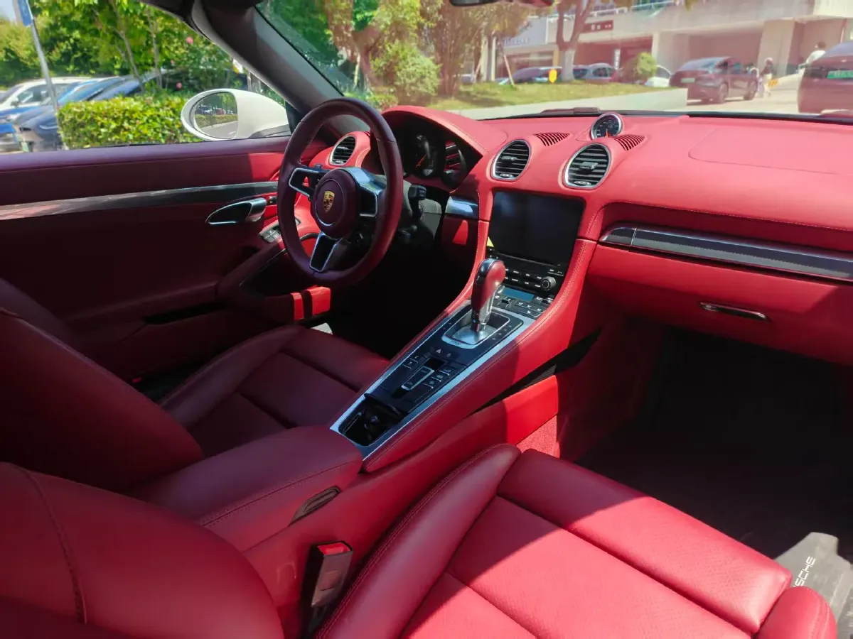 2022 Porsche 718 2.0T 250HP H4 7DCT,autocango,china used car exporter,china ev exporter,chinese used car exporter,chinese used ev exporter