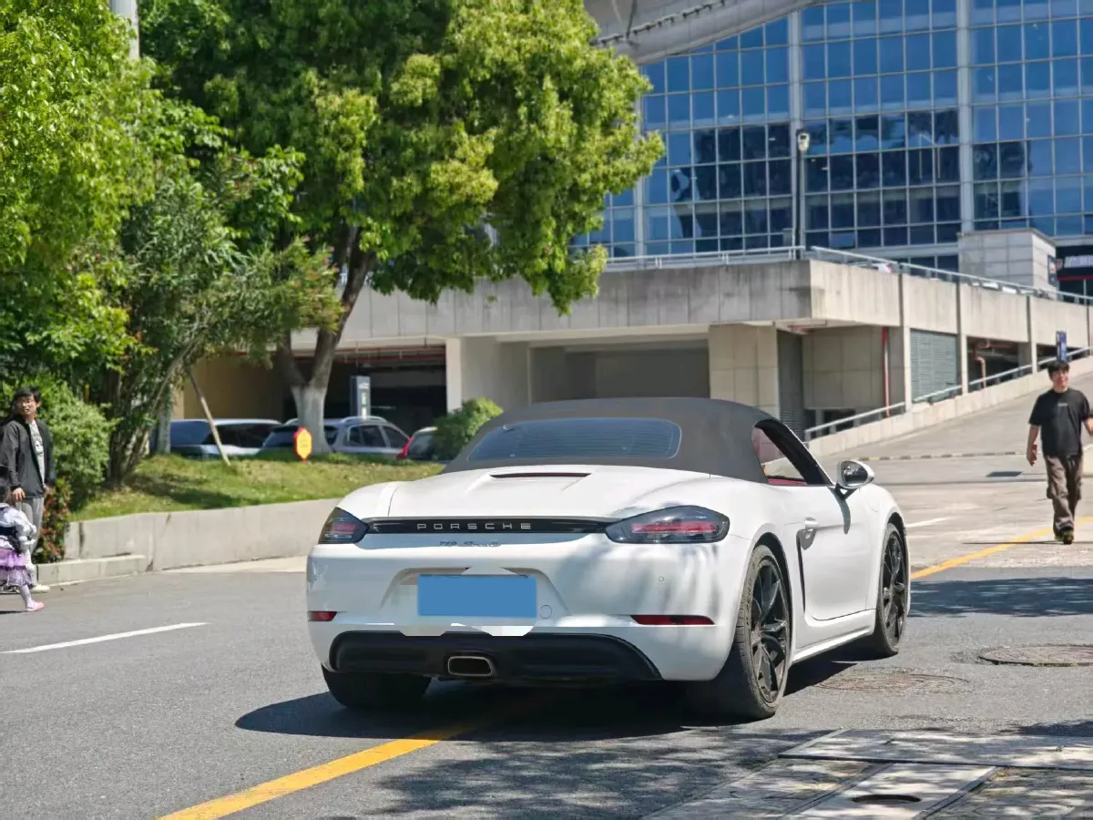 2022 Porsche 718 2.0T 250HP H4 7DCT,autocango,china used car exporter,china ev exporter,chinese used car exporter,chinese used ev exporter