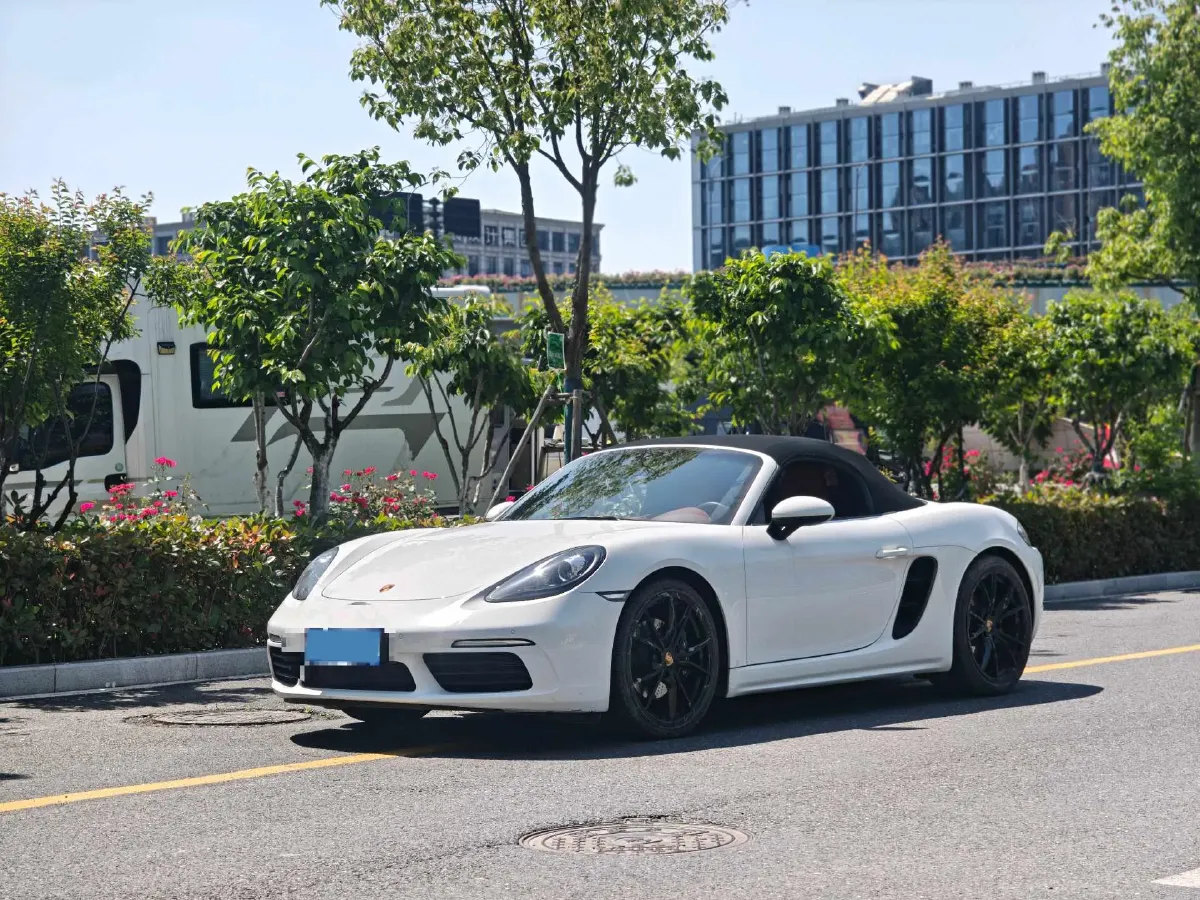 2022 Porsche 718 2.0T 250HP H4 7DCT,autocango,china used car exporter,china ev exporter,chinese used car exporter,chinese used ev exporter