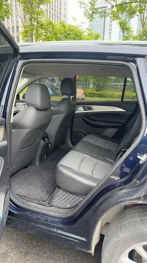 2022 Skyworth HT-i 1.5L 110HP L4 E-CVT PHEV 32.76KWH,autocango,china used car exporter,china ev exporter,chinese used car exporter,chinese used ev exporter