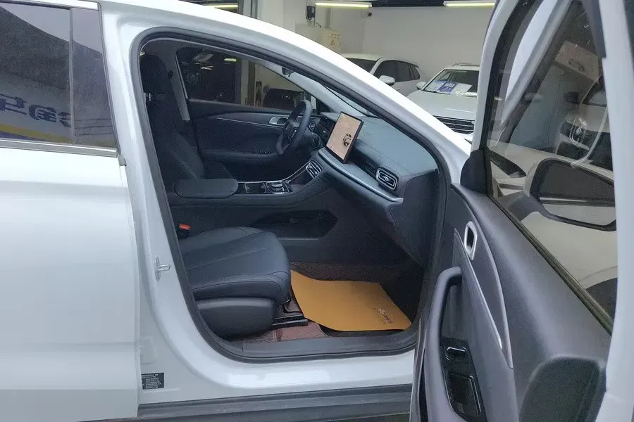 2025 ChangAn KuaYue KuaYueXing V5 EV BEV 41.86KWH,autocango,china used car exporter,china ev exporter,chinese used car exporter,chinese used ev exporter