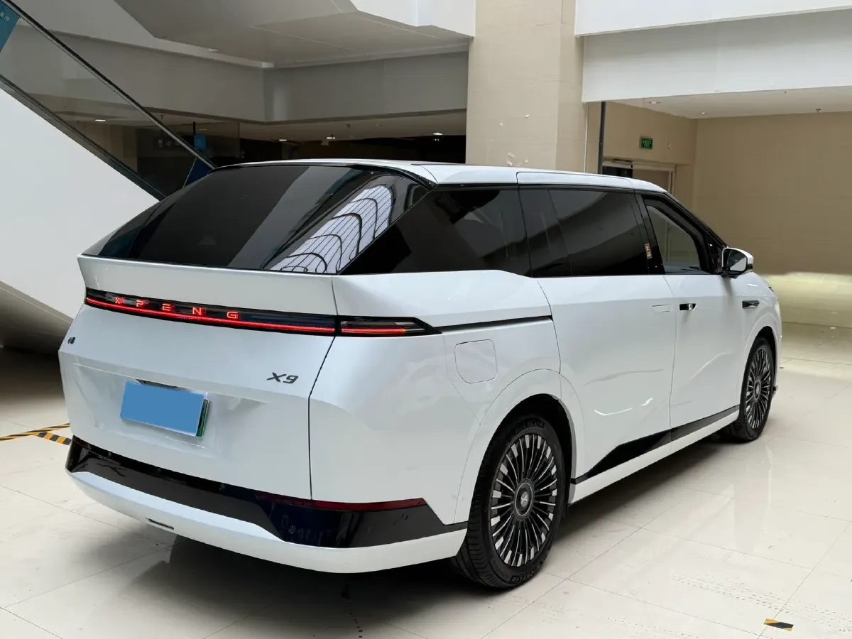 2025 Xpeng X9 BEV,autocango,china used car exporter,china ev exporter,chinese used car exporter,chinese used ev exporter