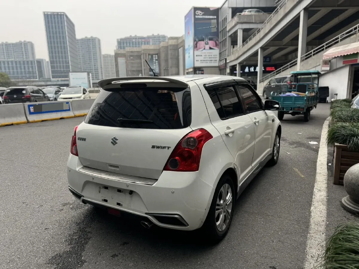 2015 LiFan 720 1.8L 133HP L4 CVT,autocango,china used car exporter,china ev exporter,chinese used car exporter,chinese used ev exporter