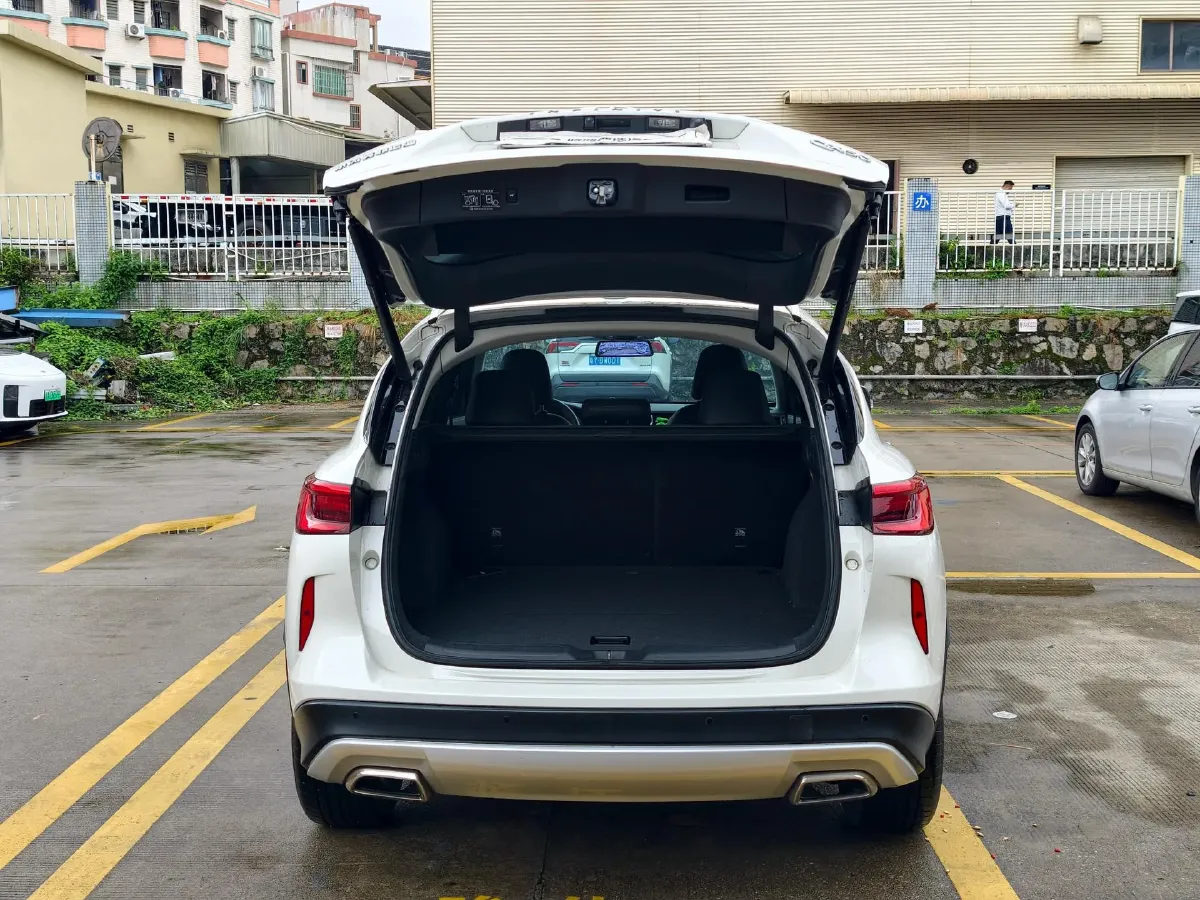 2018 Infiniti QX30 2.0T 211HP L4 7DCT,autocango,china used car exporter,china ev exporter,chinese used car exporter,chinese used ev exporter