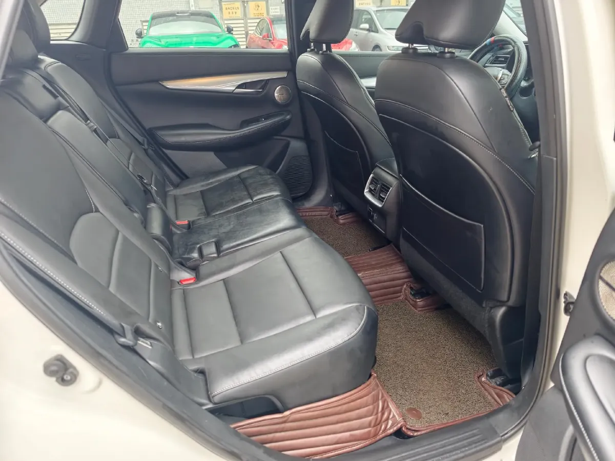 2018 Infiniti QX30 2.0T 211HP L4 7DCT,autocango,china used car exporter,china ev exporter,chinese used car exporter,chinese used ev exporter