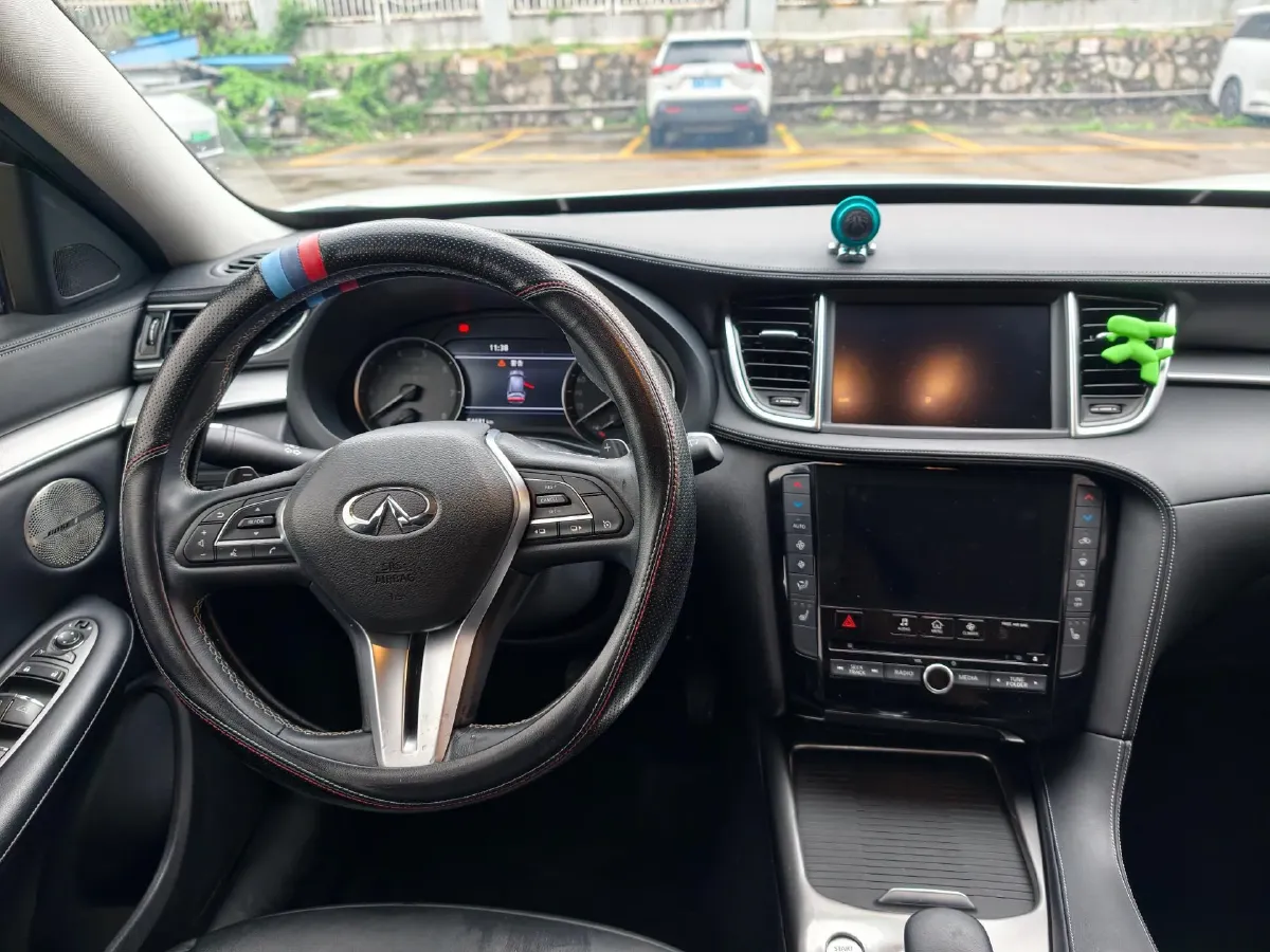 2018 Infiniti QX30 2.0T 211HP L4 7DCT,autocango,china used car exporter,china ev exporter,chinese used car exporter,chinese used ev exporter