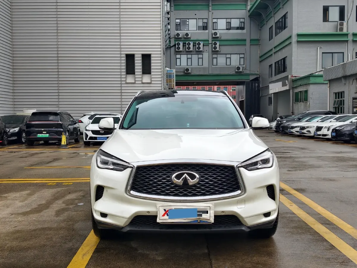 2018 Infiniti QX30 2.0T 211HP L4 7DCT,autocango,china used car exporter,china ev exporter,chinese used car exporter,chinese used ev exporter