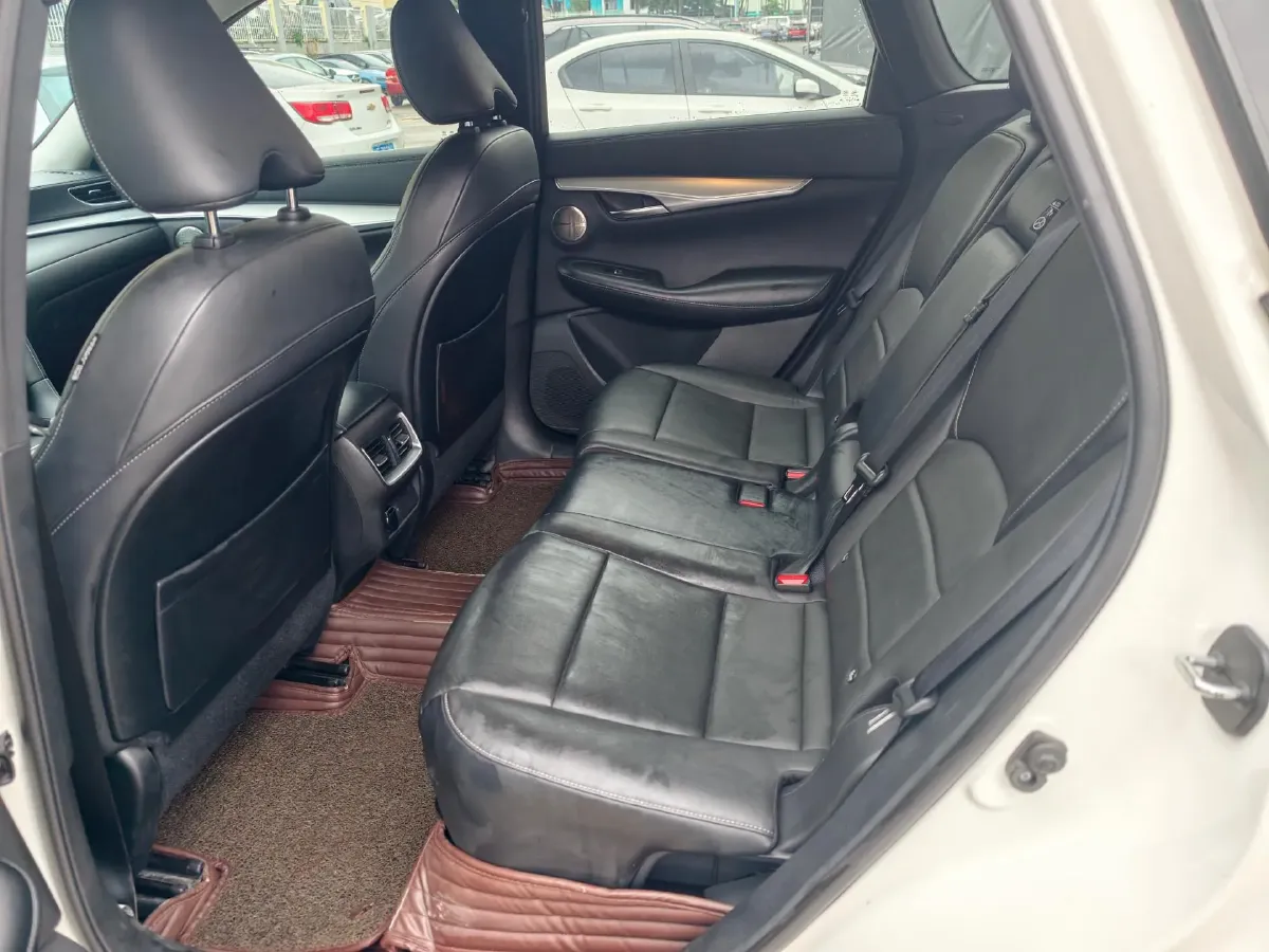 2018 Infiniti QX30 2.0T 211HP L4 7DCT,autocango,china used car exporter,china ev exporter,chinese used car exporter,chinese used ev exporter