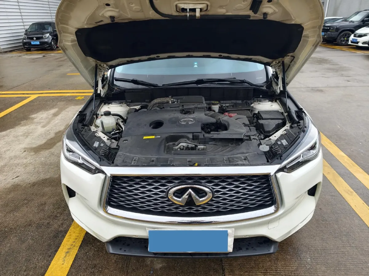 2018 Infiniti QX30 2.0T 211HP L4 7DCT,autocango,china used car exporter,china ev exporter,chinese used car exporter,chinese used ev exporter