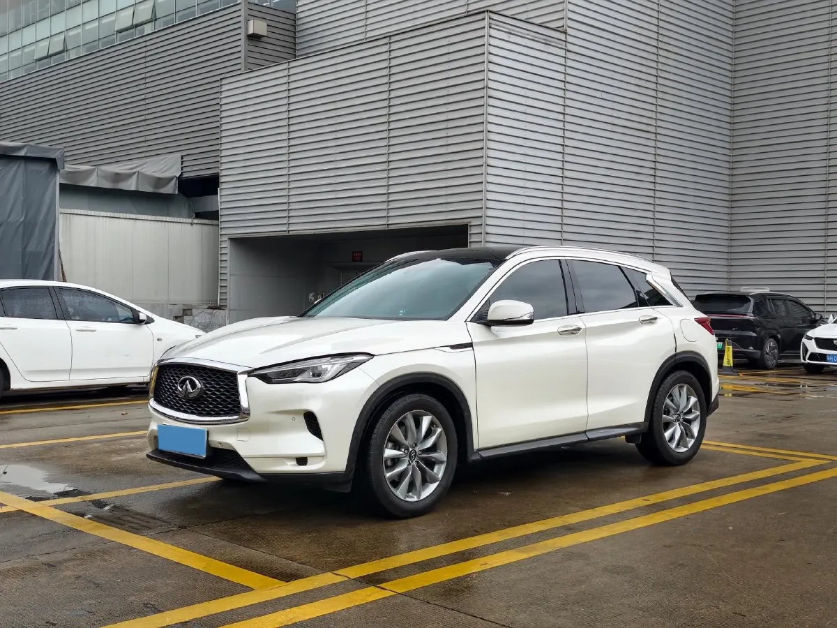 2018 Infiniti QX30 2.0T 211HP L4 7DCT,autocango,china used car exporter,china ev exporter,chinese used car exporter,chinese used ev exporter