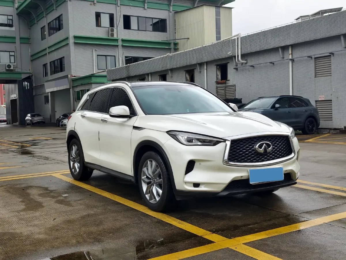2018 Infiniti QX30 2.0T 211HP L4 7DCT,autocango,china used car exporter,china ev exporter,chinese used car exporter,chinese used ev exporter