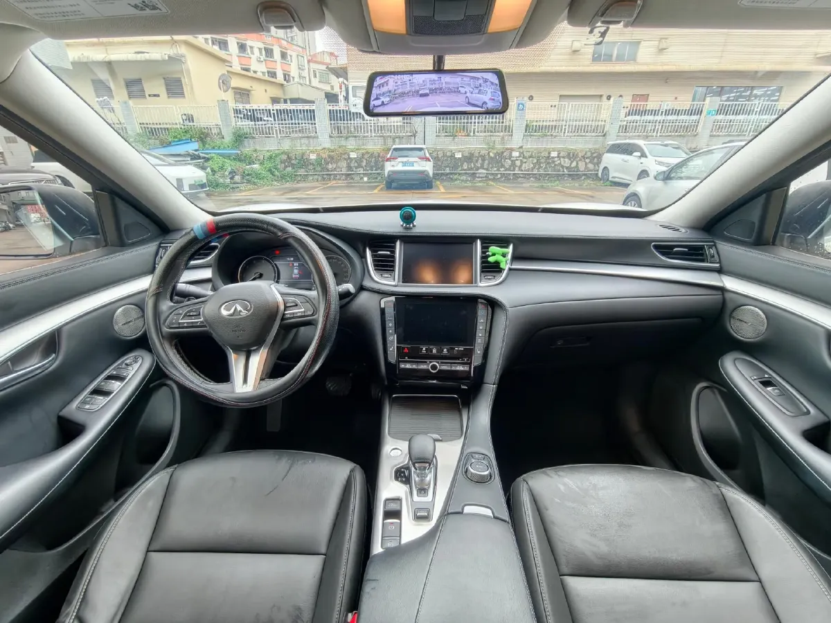 2018 Infiniti QX30 2.0T 211HP L4 7DCT,autocango,china used car exporter,china ev exporter,chinese used car exporter,chinese used ev exporter
