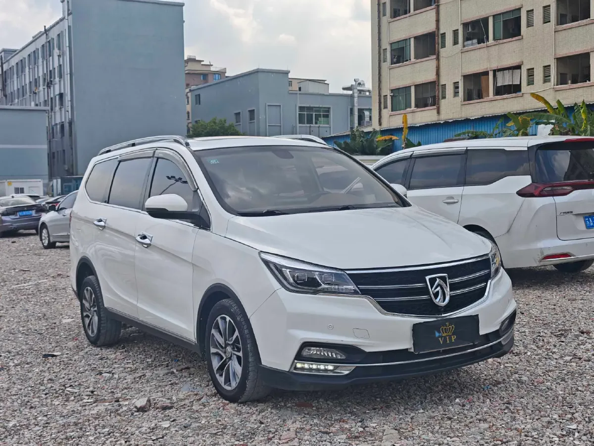 2017 SWM X7 1.5T 156HP L4 5MT,autocango,china used car exporter,china ev exporter,chinese used car exporter,chinese used ev exporter