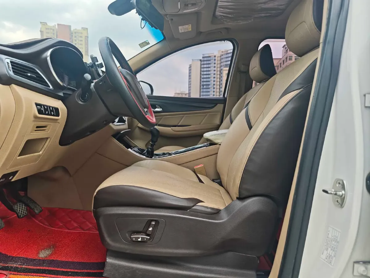 2017 SWM X7 1.5T 156HP L4 5MT,autocango,china used car exporter,china ev exporter,chinese used car exporter,chinese used ev exporter