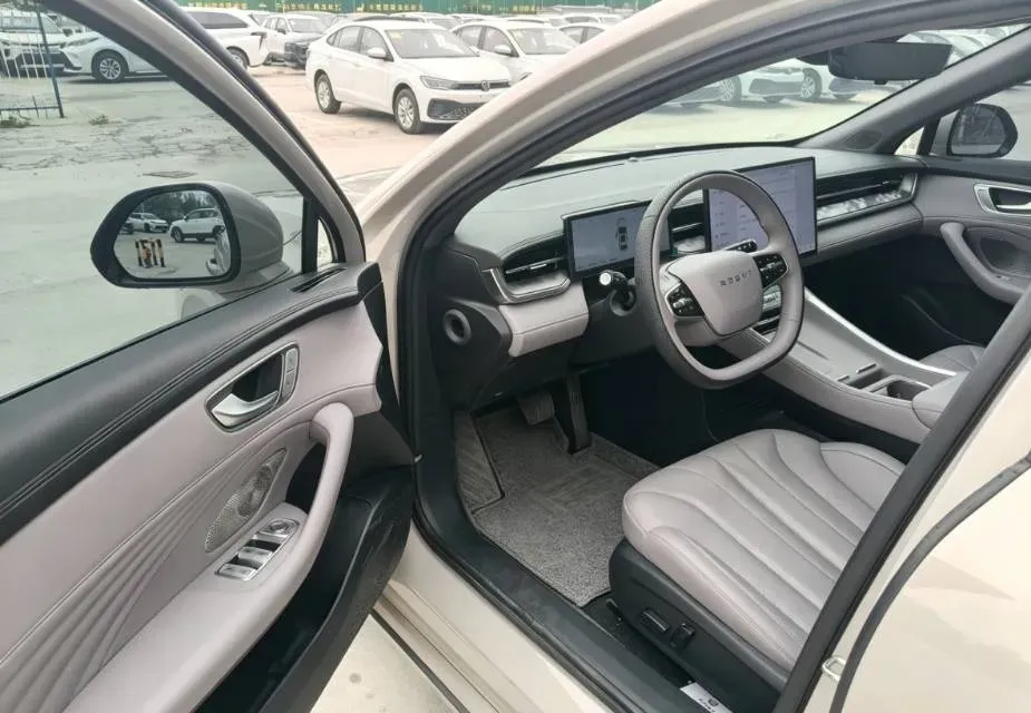 2025 Roewe M7 DMH 1.5L 112HP L4 1DHT PHEV,autocango,china used car exporter,china ev exporter,chinese used car exporter,chinese used ev exporter