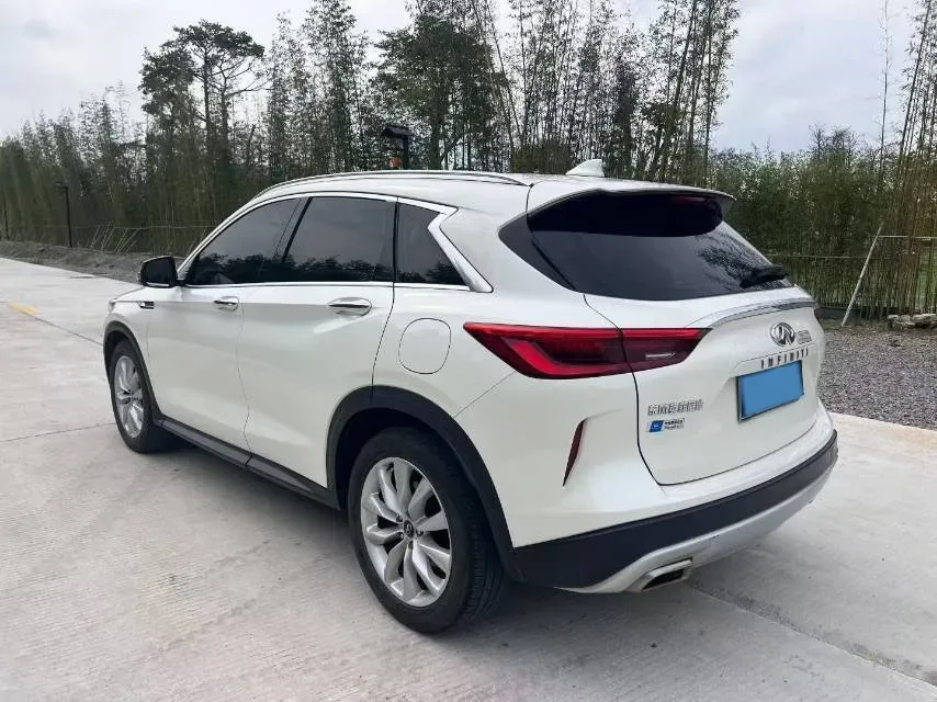 2018 Infiniti QX30 2.0T 211HP L4 7DCT,autocango,china used car exporter,china ev exporter,chinese used car exporter,chinese used ev exporter
