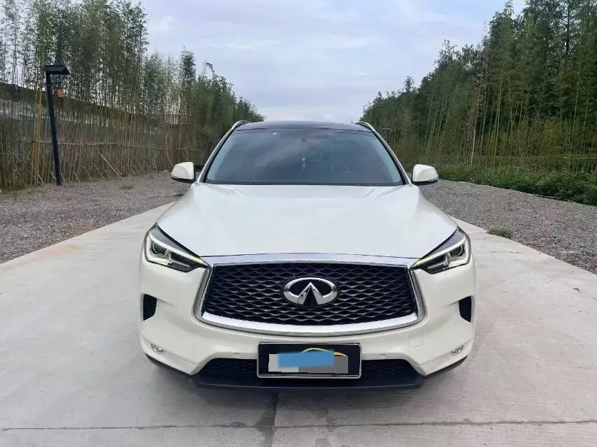 2018 Infiniti QX30 2.0T 211HP L4 7DCT,autocango,china used car exporter,china ev exporter,chinese used car exporter,chinese used ev exporter